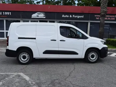 Usata Peugeot Partner Premium 102 CV (75 kW) 2021 Bianco / pastello Monovolume