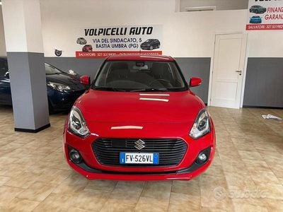 Begagnad Suzuki Swift 111 HK (81 kW) 2019 Röd Halvkombi