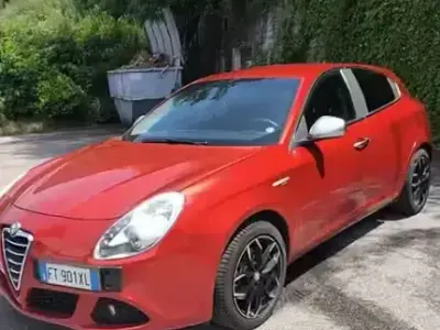 Usata Alfa Romeo Giulietta Exclusive 170 CV (125 kW) 2013 Rosso Utilitaria
