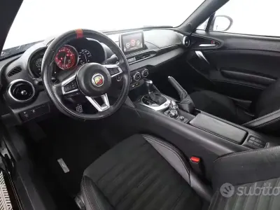 Usata Abarth 124 Spider Turismo 170 CV (125 kW) 2019 Nero san marino 1972 con capote nera Cabrio