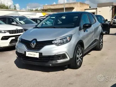 Usata Renault Captur 90 CV (66 kW) 2018 Grigio SUV