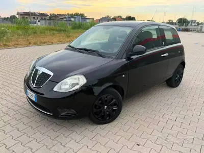 Usata Lancia Ypsilon 60 CV (44 kW) 2010 Nero Utilitaria