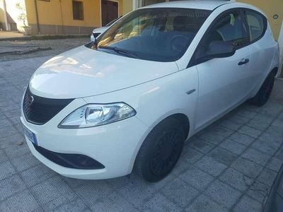 Usata Lancia Ypsilon 69 CV (50 kW) 2020 Bianco Utilitaria