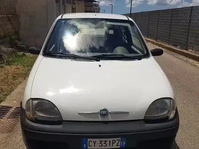 Usata Fiat 1100 54 CV (39 kW) 2006 Bianco Berlina