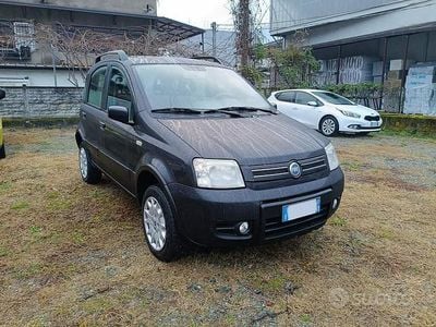 Usata Fiat Panda 4x4 Climbing 60 CV (44 kW) 2005 Nero Utilitaria
