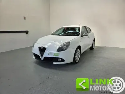 Usata Alfa Romeo Giulietta Super 120 CV (88 kW) 2016 Bianco Utilitaria
