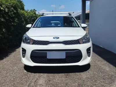 Usata Kia Rio 84 CV (61 kW) 2017 Bianco Berlina