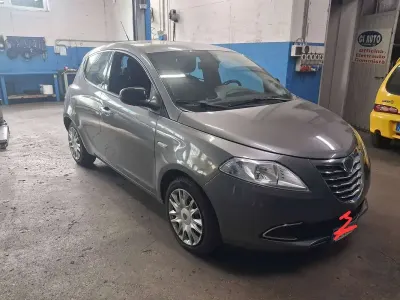 Usata Lancia Ypsilon Silver 69 CV (50 kW) 2011 Utilitaria