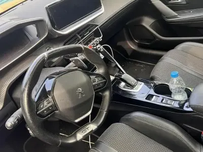 Usata Peugeot 208 GT-line 131 CV (96 kW) 2019 Giallo Utilitaria