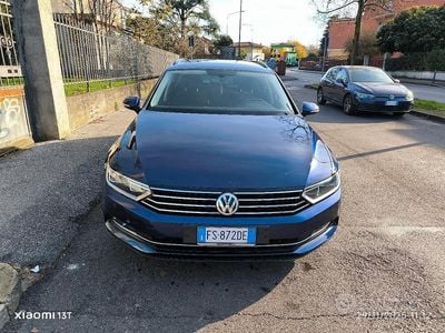 Usata VW Passat Business 150 CV (110 kW) 2018 Blu Station wagon