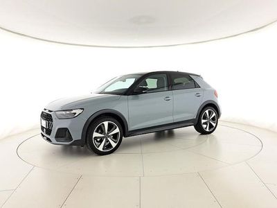 Nuova Audi A1 Ambiente 116 CV (85 kW) 2025 Grigio chronos metallizzato nero mito metallizzato SUV