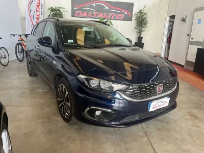 Usata Fiat Tipo Business 120 CV (88 kW) 2017 Blu scuro metallizzato Station wagon
