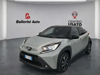 Usata Toyota Aygo X Trend 72 CV (52 kW) 2025 Grigio SUV