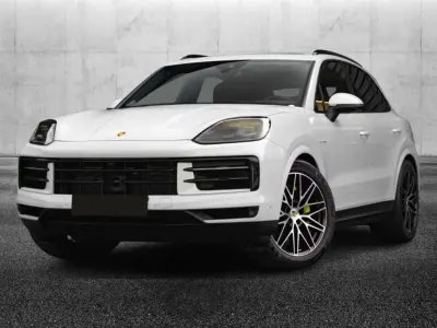 Usata Porsche Cayenne 470 CV (345 kW) 2024 Bianco SUV