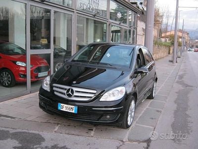 Usata Mercedes B200 108 CV (79 kW) 2007 Nero Monovolume