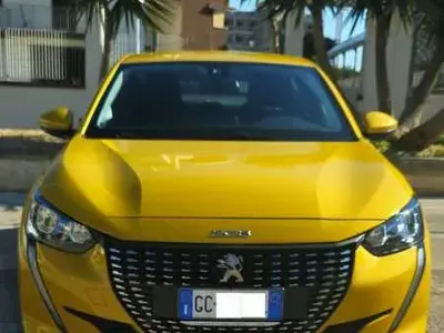 Usata Peugeot 208 Active 75 CV (55 kW) 2020 Utilitaria
