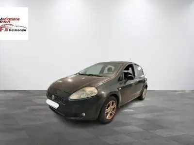 Usata Fiat Grande Punto 90 CV (66 kW) 2008 Grigio Utilitaria