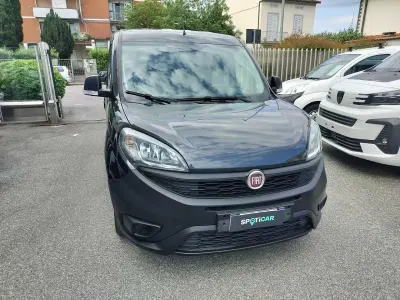 Usata Fiat Doblò Easy 95 CV (69 kW) 2021 Grigio Monovolume