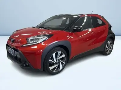 Usata Toyota Aygo X Lounge 72 CV (52 kW) 2022 Rosso SUV