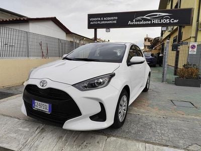 Nuova Toyota Yaris Hybrid Active 92 CV (67 kW) 2025 Bianco Berlina