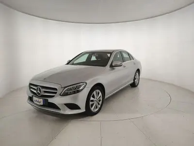 Usata Mercedes C180 122 CV (89 kW) 2019 Argento Utilitaria