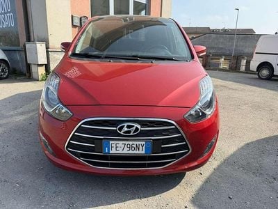 Usata Hyundai ix20 Xpossible 124 CV (91 kW) 2016 Rosso Utilitaria