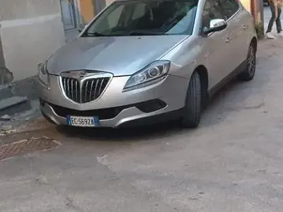 Usata Lancia Delta 120 CV (88 kW) 2010 Grigio Utilitaria