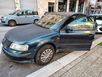 Usata VW Passat 101 CV (74 kW) 1996 Blu Berlina