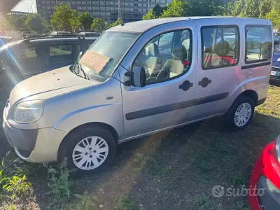 Usata Fiat Doblò Emotion 85 CV (62 kW) 2009 Grigio Monovolume