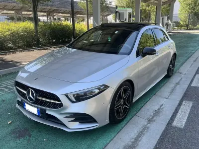 Usata Mercedes A180 Premium 116 CV (85 kW) 2021 Argento Berlina