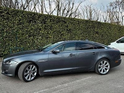 Usata Jaguar XJ Premium Luxury 340 CV (250 kW) 2016 Grigio Berlina