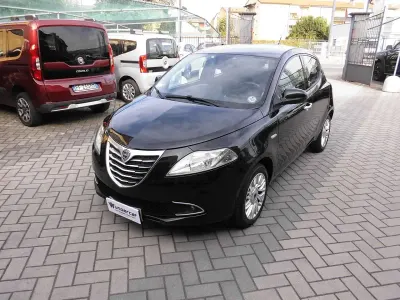 Usata Lancia Ypsilon Silver 95 CV (69 kW) 2013 Nero Utilitaria
