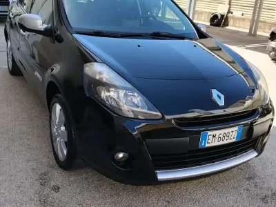 Usata Renault Clio IV Dynamique 75 CV (55 kW) 2012 Other Berlina