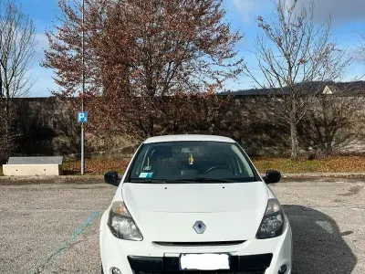 Usata Renault Clio 58 CV (42 kW) 2011 Bianco Utilitaria