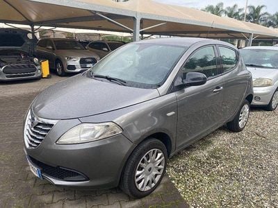 Usata Lancia Ypsilon Gold 85 CV (62 kW) 2013 Grigio Utilitaria