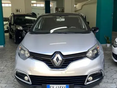Usata Renault Captur 90 CV (66 kW) 2015 Grigio SUV