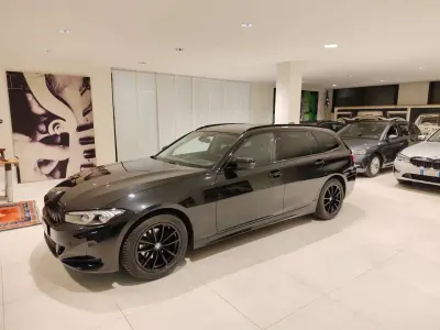 Begagnad BMW 318 150 HK (110 kW) 2022 Svart Kombi