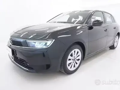 Käytetty Opel Astra Edition 110 HP (80 kW) 2022 Musta Viistoperä