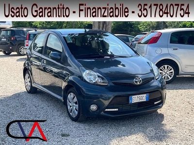 Usata Toyota Aygo Connect Style 68 CV (50 kW) 2013 Grigio Utilitaria