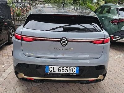 Grigio Usata 2022 Renault Megane E-Tech Iconic Monovolume | 30.200 € (Molto cara)