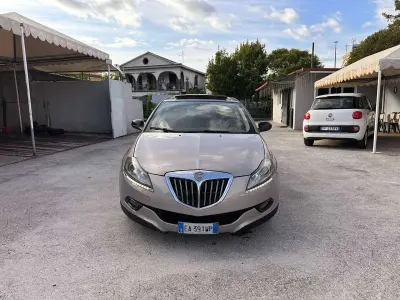 Usata Lancia Delta 120 CV (88 kW) 2010 Grigio Utilitaria