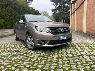 Usata Dacia Sandero Lauréate 75 CV (55 kW) 2014 Beige Berlina