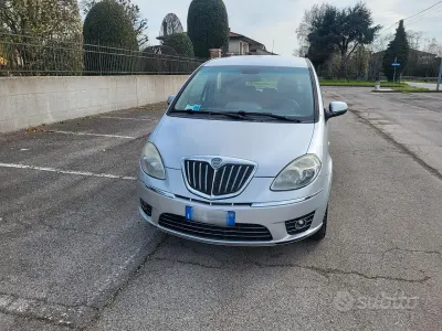 Gebraucht Lancia Musa 77 PS (56 kW) 2010 Grau Van / Kleinbus