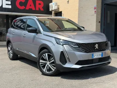 Usata Peugeot 5008 Allure 131 CV (96 kW) 2023 Grigio SUV