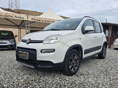 Usata Fiat Panda 4x4 S 95 CV (69 kW) 2015 Bianco Utilitaria