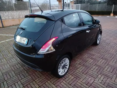 Usata Lancia Ypsilon Platinum 95 CV (69 kW) 2011 Nero Utilitaria
