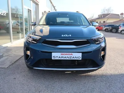 Usata Kia Stonic 100 CV (73 kW) 2023 Blu SUV