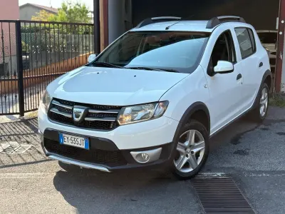 Usata Dacia Sandero Prestige 90 CV (66 kW) 2015 Bianco Berlina