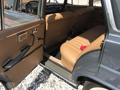 Usata Mercedes 220 120 CV (88 kW) 1962 Grigio Berlina