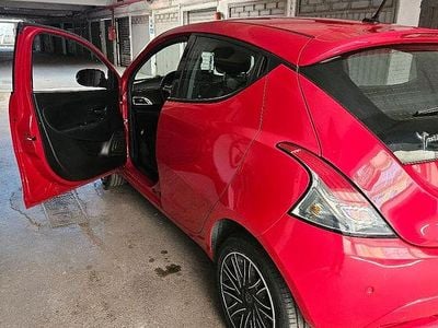 Usata Lancia Ypsilon Gold 60 CV (44 kW) 2020 Rosso Utilitaria